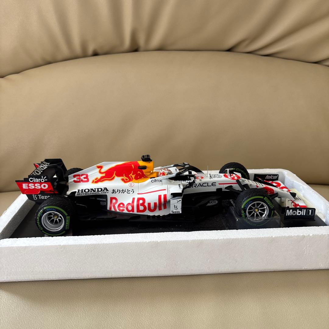 1/18ミニチャンプス レッドブルRB16B M.フェルスタッペン