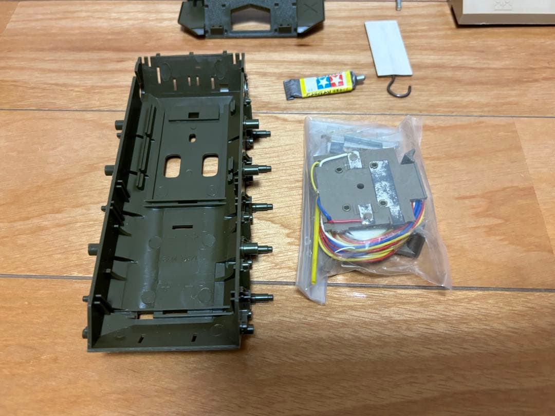 タミヤ 1/35 アメリカ陸軍対空自走砲 M42ダスター 未組立 訳あり