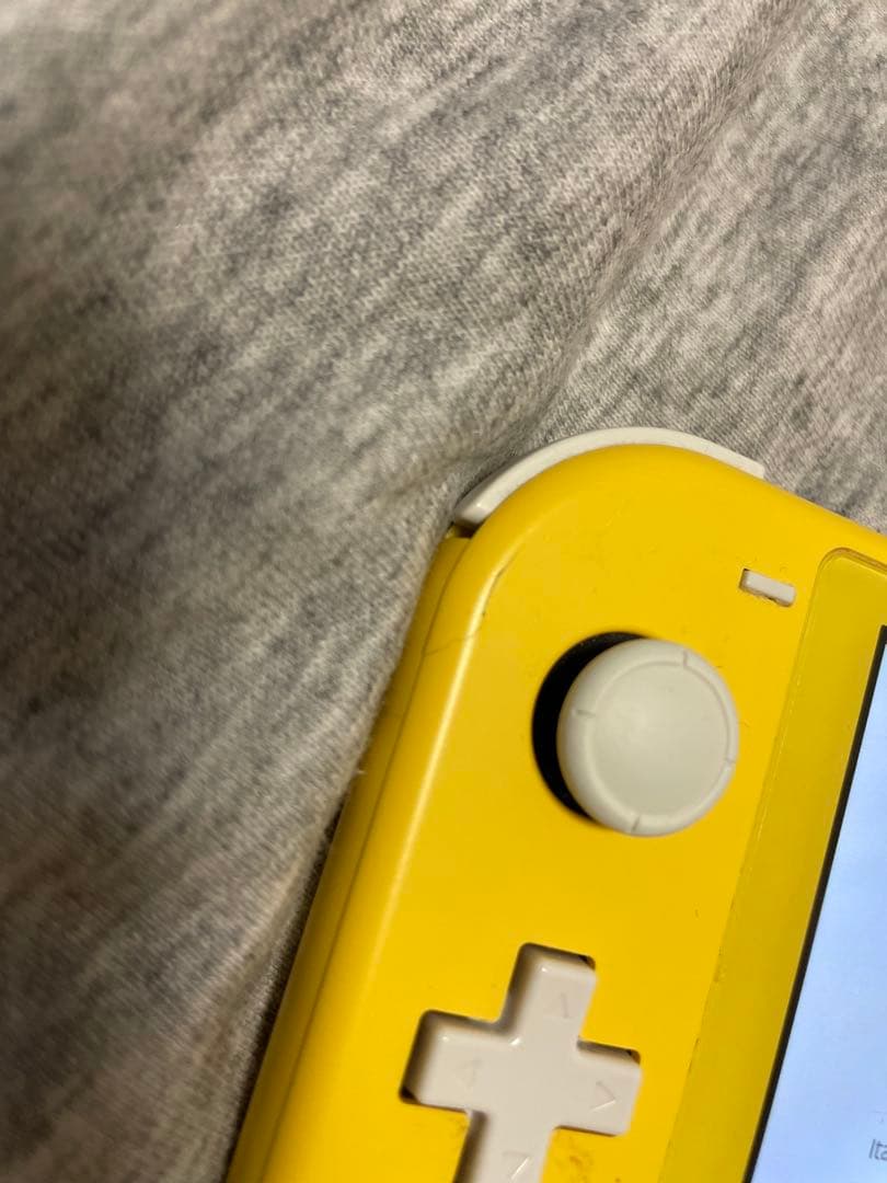 Nintendo Switch light ジャンク品　イエロー　黄色　中古