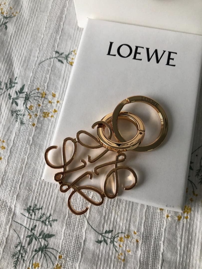 箱付き！　キーホルダー　チャーム　ゴールド