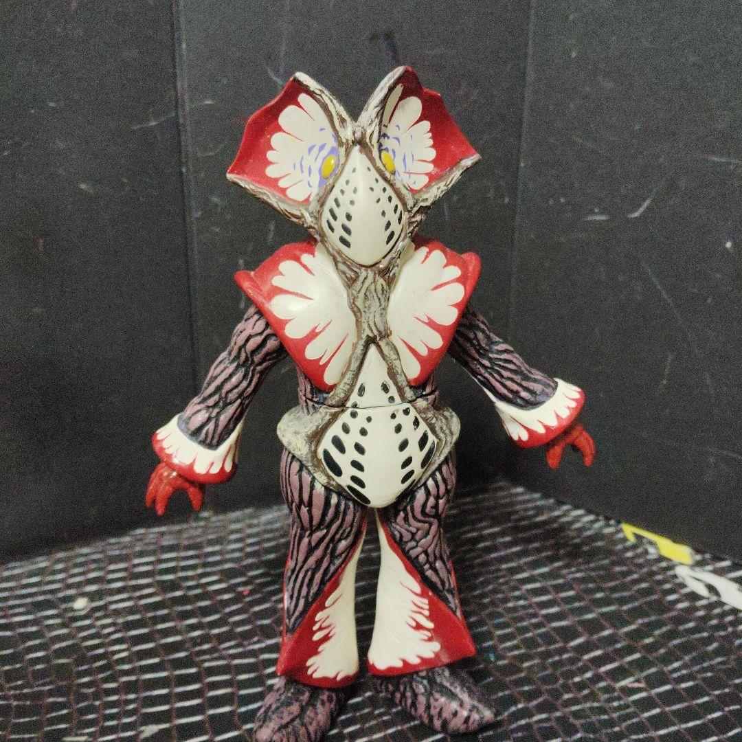 上野淳子ウルトラ怪獣旧型絶版ソフビ