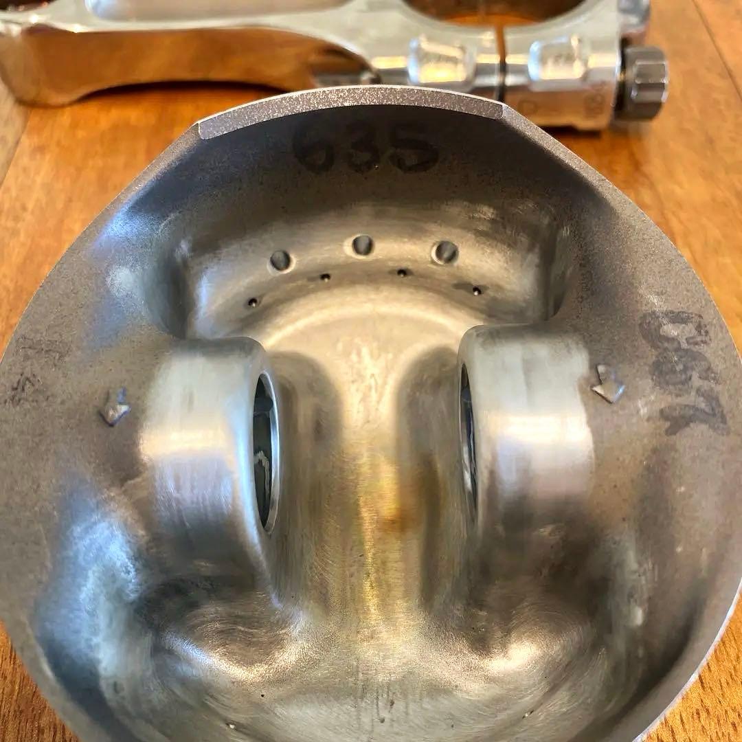 アイルトンセナ使用　ホンダエンジンパーツ　RA122E/B