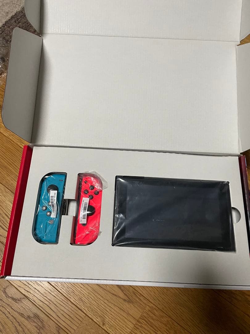 Nintendo Switch 本体 青 赤 Joy-Con