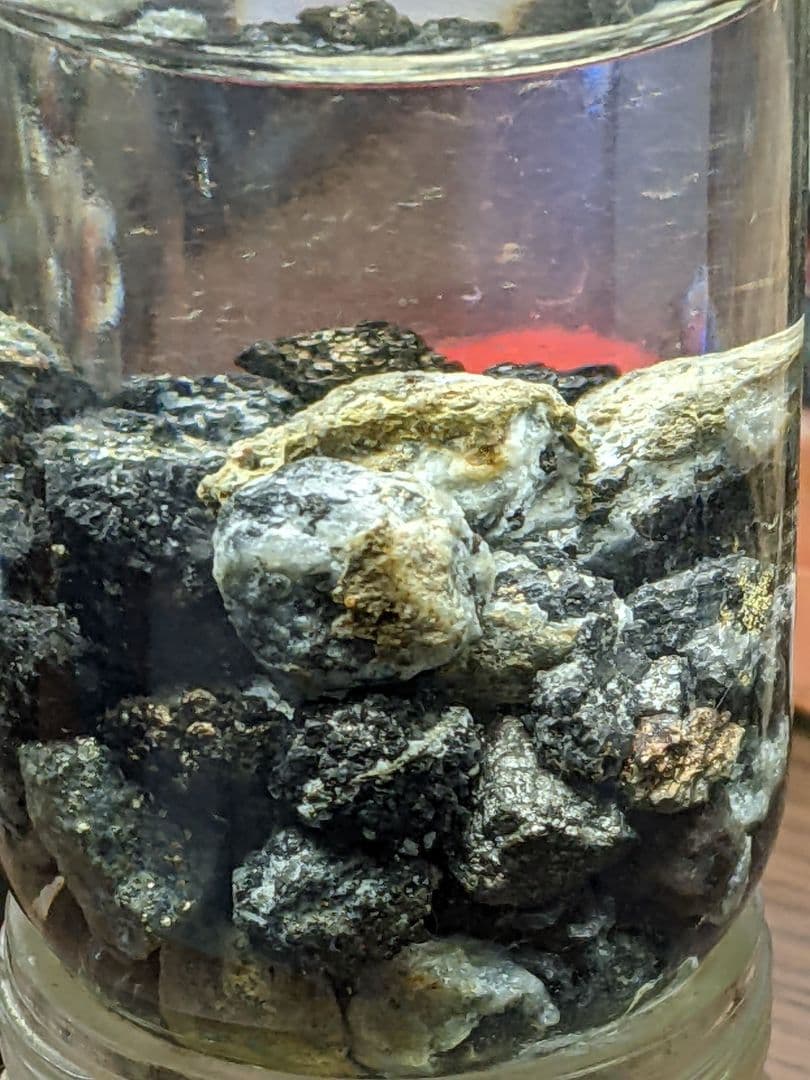 金平糖石（自然砒）（参考）