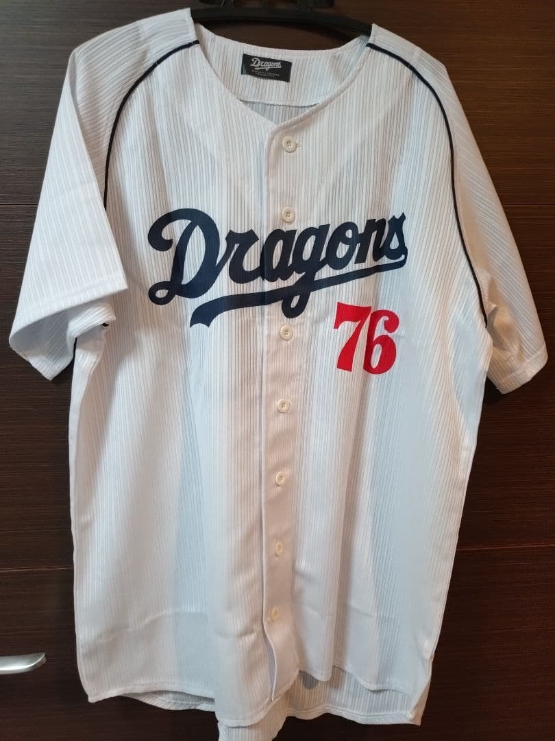 中日ドラゴンズ　古本、ユニフォーム、Tシャツ、ボール、まとめ売り