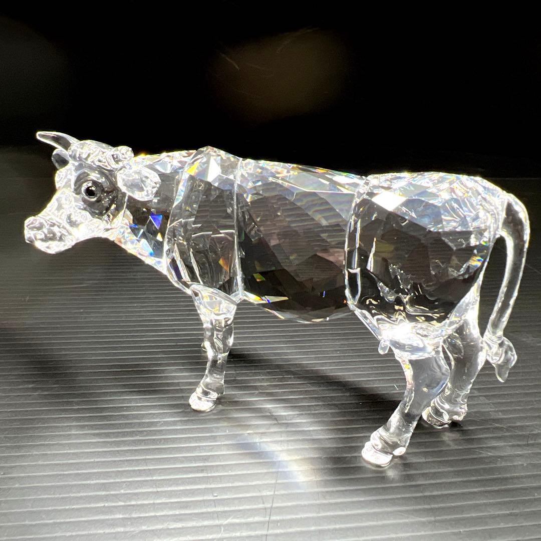 スワロフスキー　うし置物　横幅約11㎝　東Y7-0730⭐︎1Fタカチ