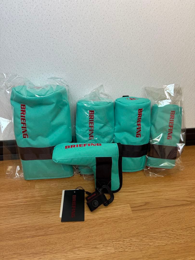 あ*様 BRIEFINGホリデーコレクション キャディバッグ ヘッドカバー ミン