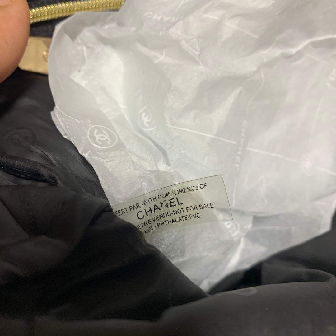 CHANEL ノベルティ　ブラック ショルダーバッグ　斜めがけ