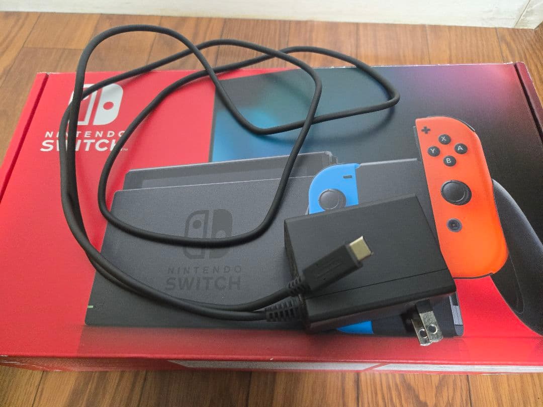 任天堂　Switch 通常版本体　【プロコン・ケース・128GB SD付き】