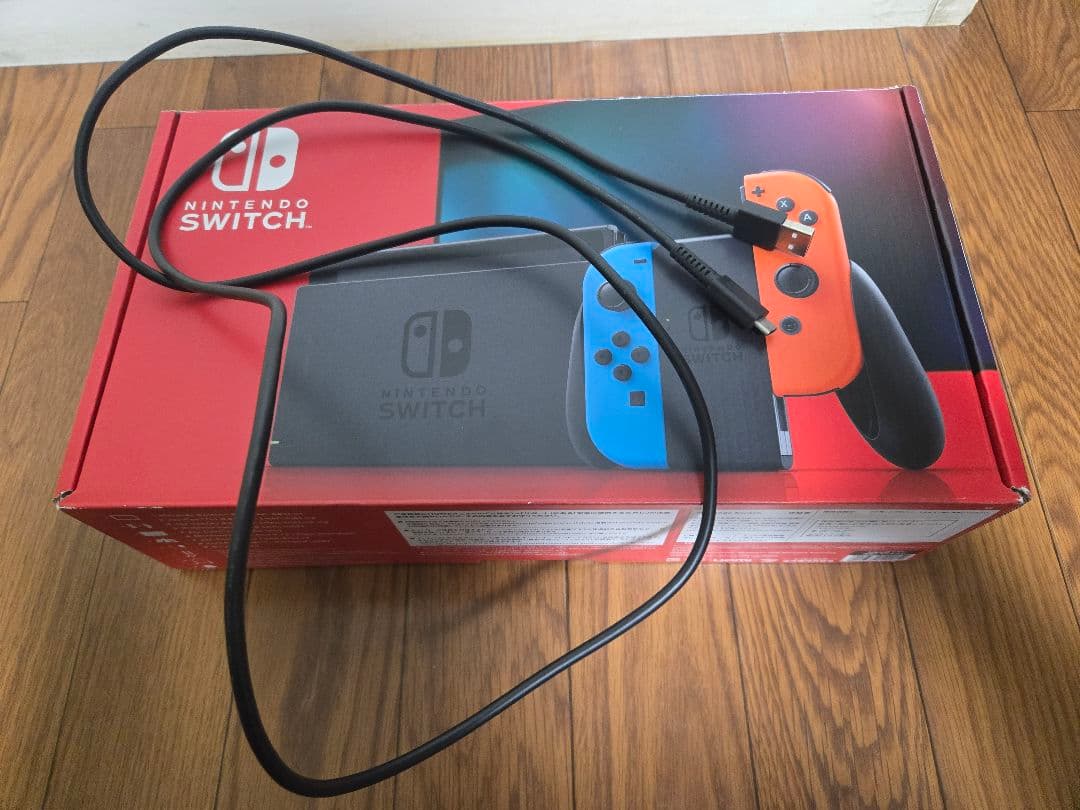 任天堂　Switch 通常版本体　【プロコン・ケース・128GB SD付き】