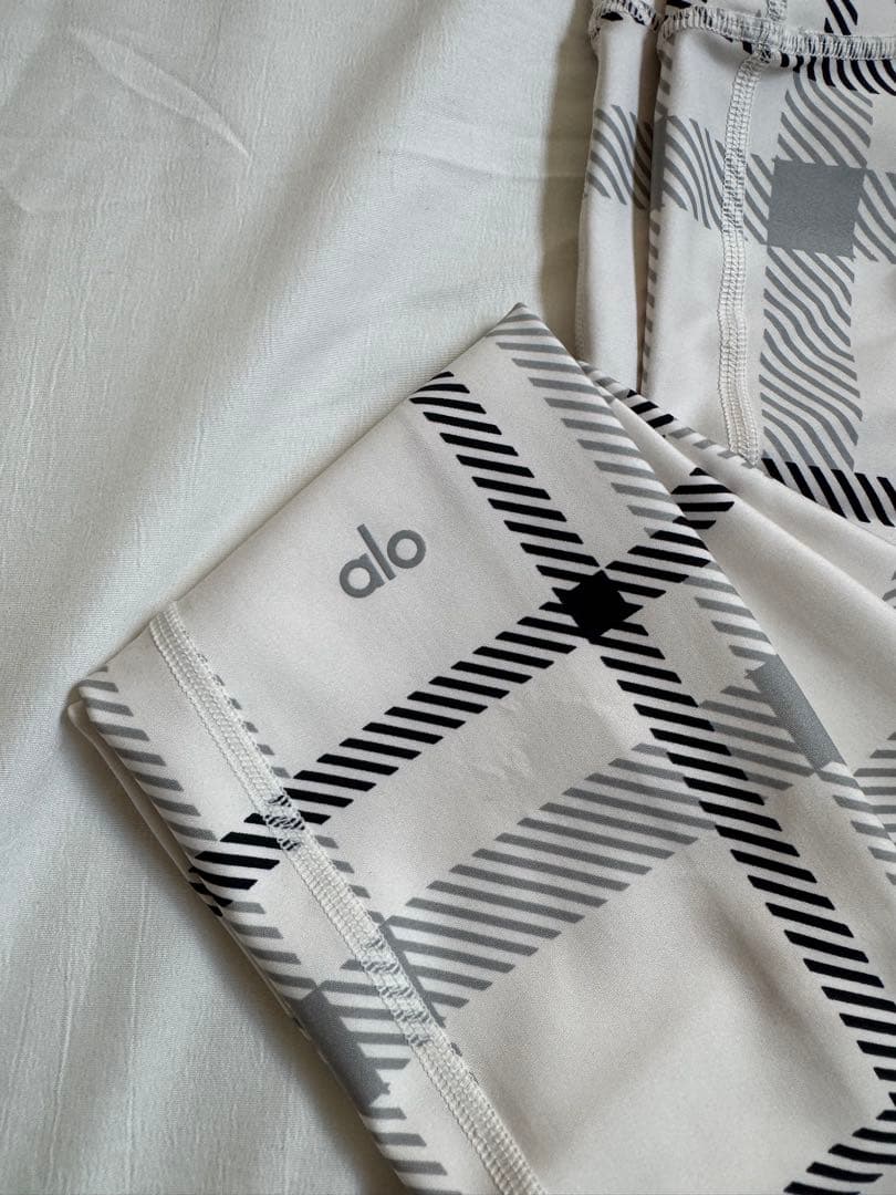 aloyoga アローヨガ　アロヨガ　セットアップ