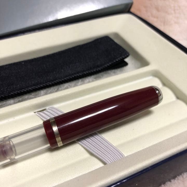 未使用 スティピュラ 万年筆 スプラッシュ ボルドー ペンケース付