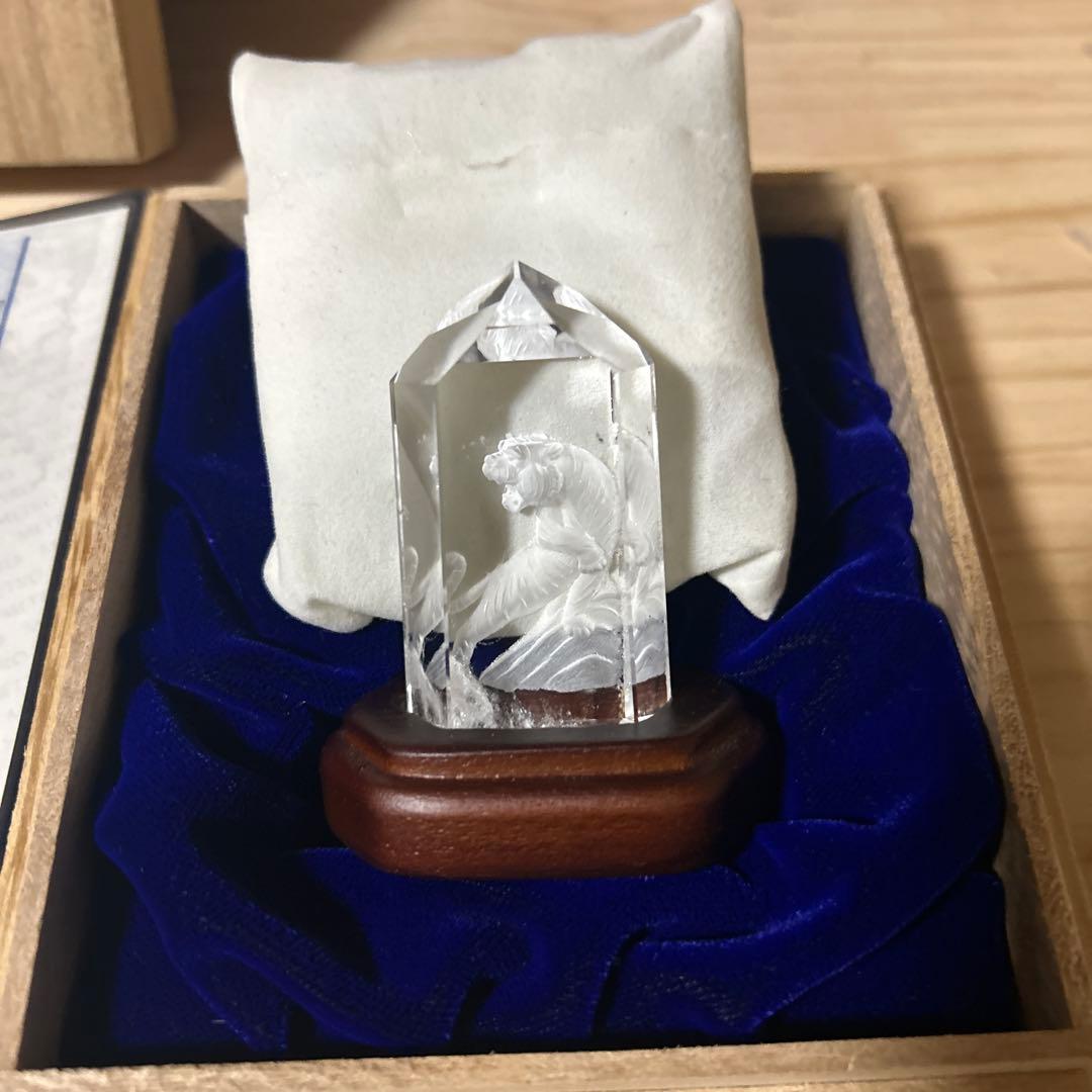 天然クォーツ ロッククリスタル　鑑別書付き　パワーストーン　木製台座付き