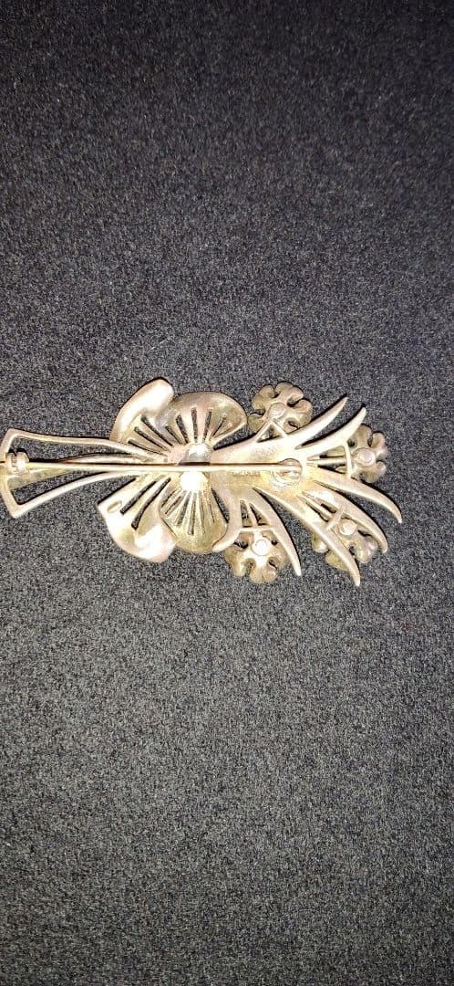 アンティーク、シルバーマーカサイトのブローチ