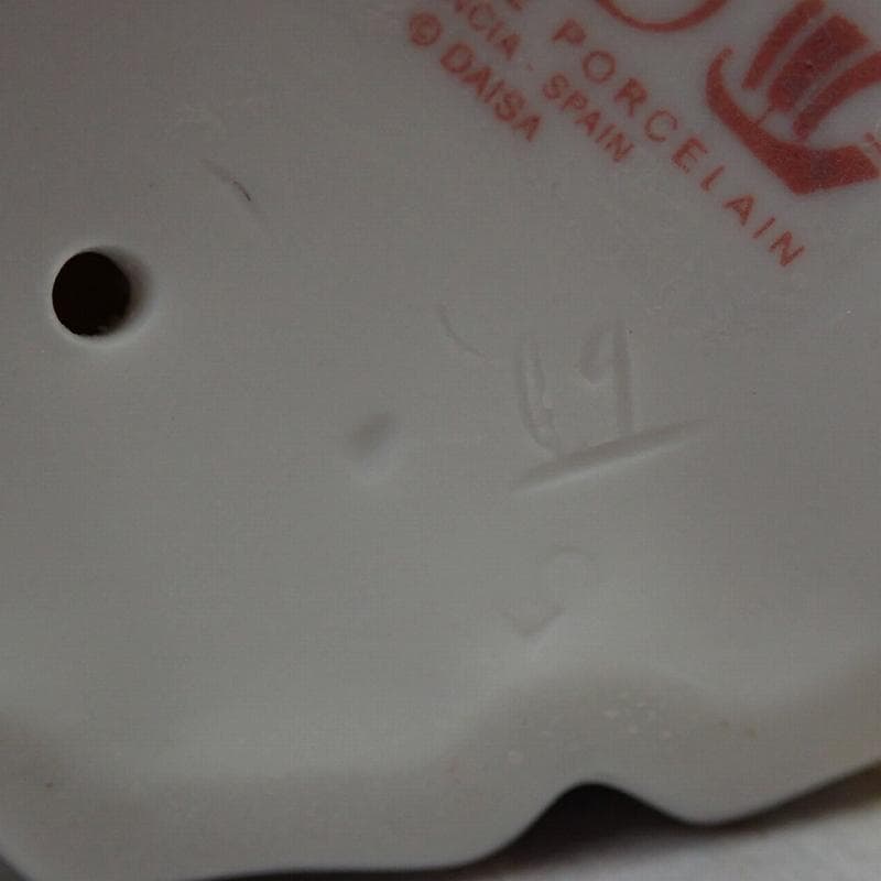 RU-6400 ＮＡＯ フィギュリン あくびをする少女