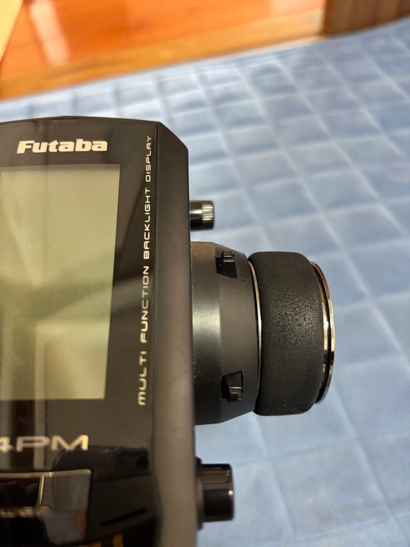 Futaba 4PM ラジコン送信機 本体と取扱説明書