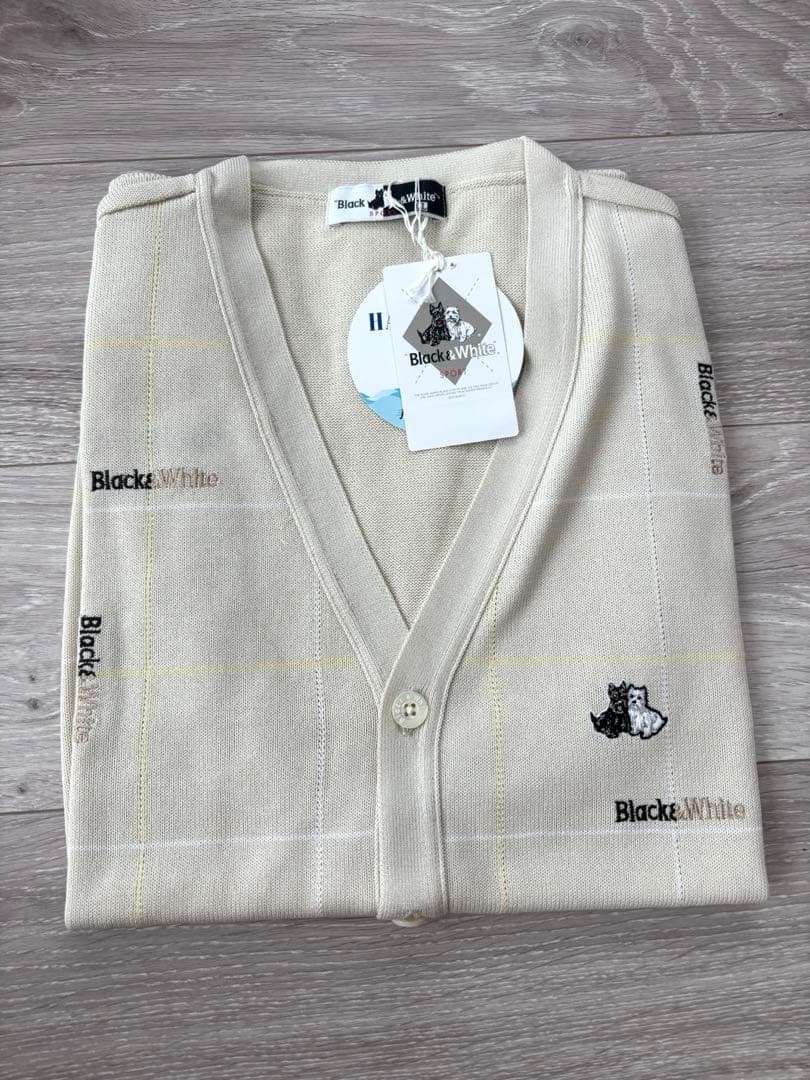 Black & White Vネック ベスト 新品未使用
