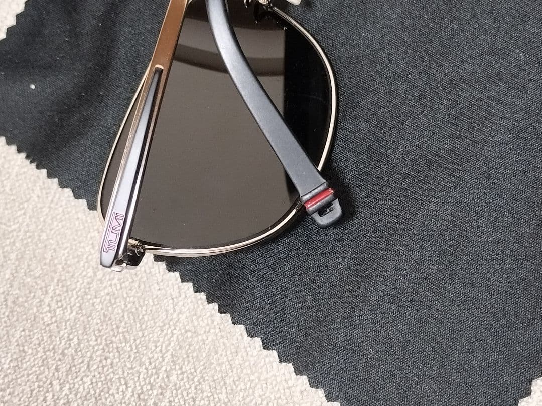 TUMI サングラス チタンフレーム UV保護 11-0004 Stylish