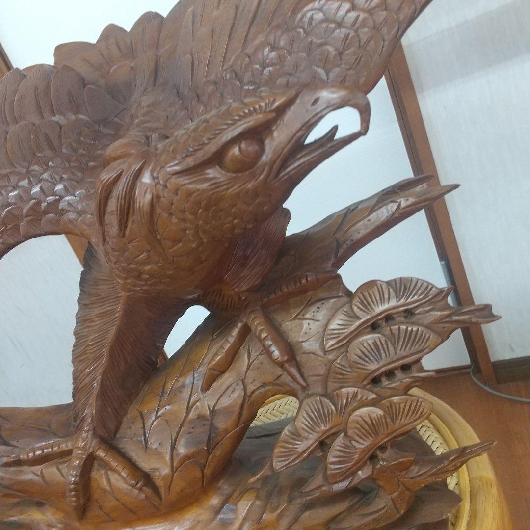 木彫り 鷹の彫刻 美術品 置物インテリア装飾