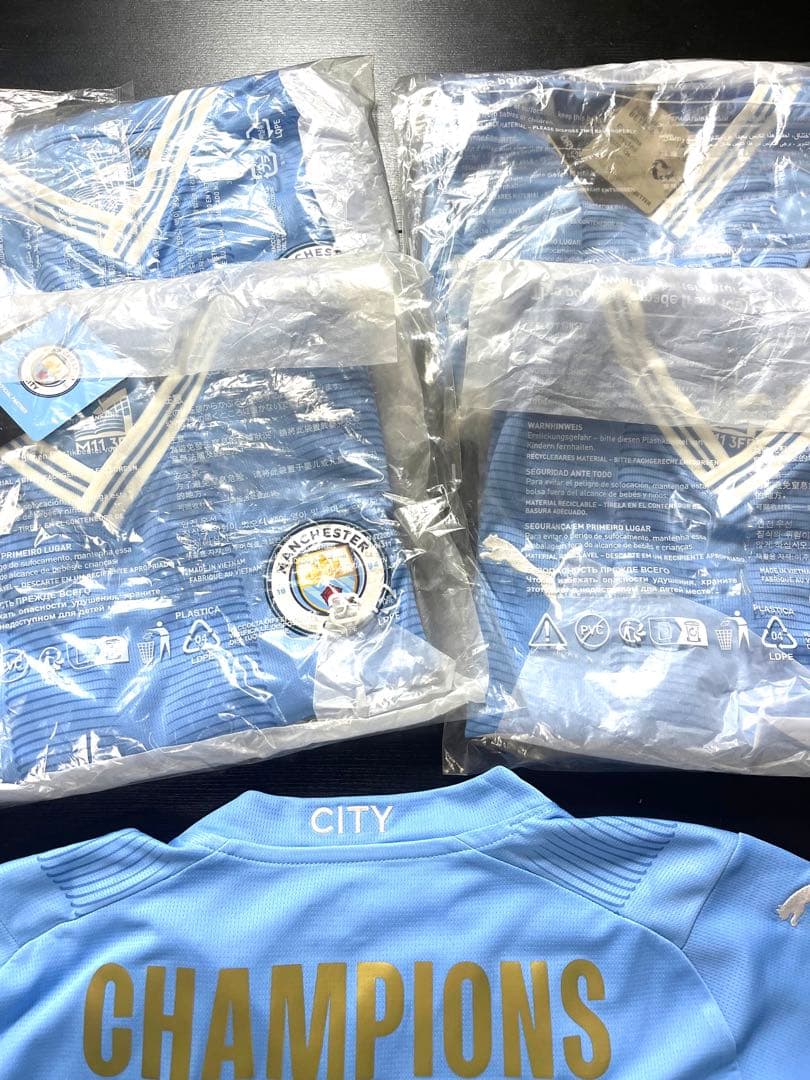 ⭐︎日本未発売 欧州即完売品⭐︎ マンチェスターシティ　優勝記念　限定ユニフォーム