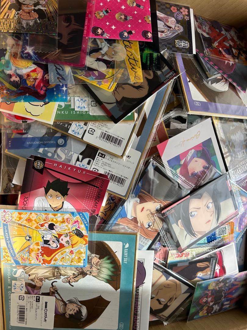 アニメ ノンジャンルグッズ 紙類 小物 缶バッジ 大量 激安 まとめ売り 処分