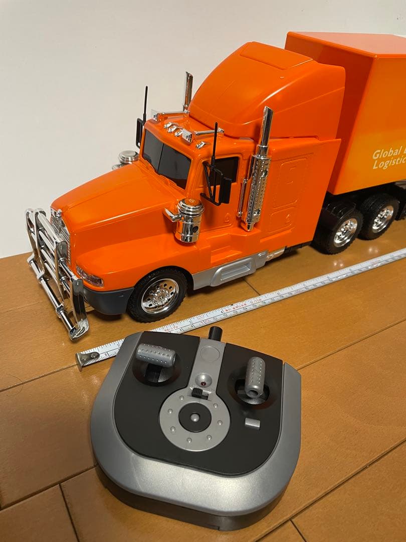 TNTのトレーラー約75cmサイズ