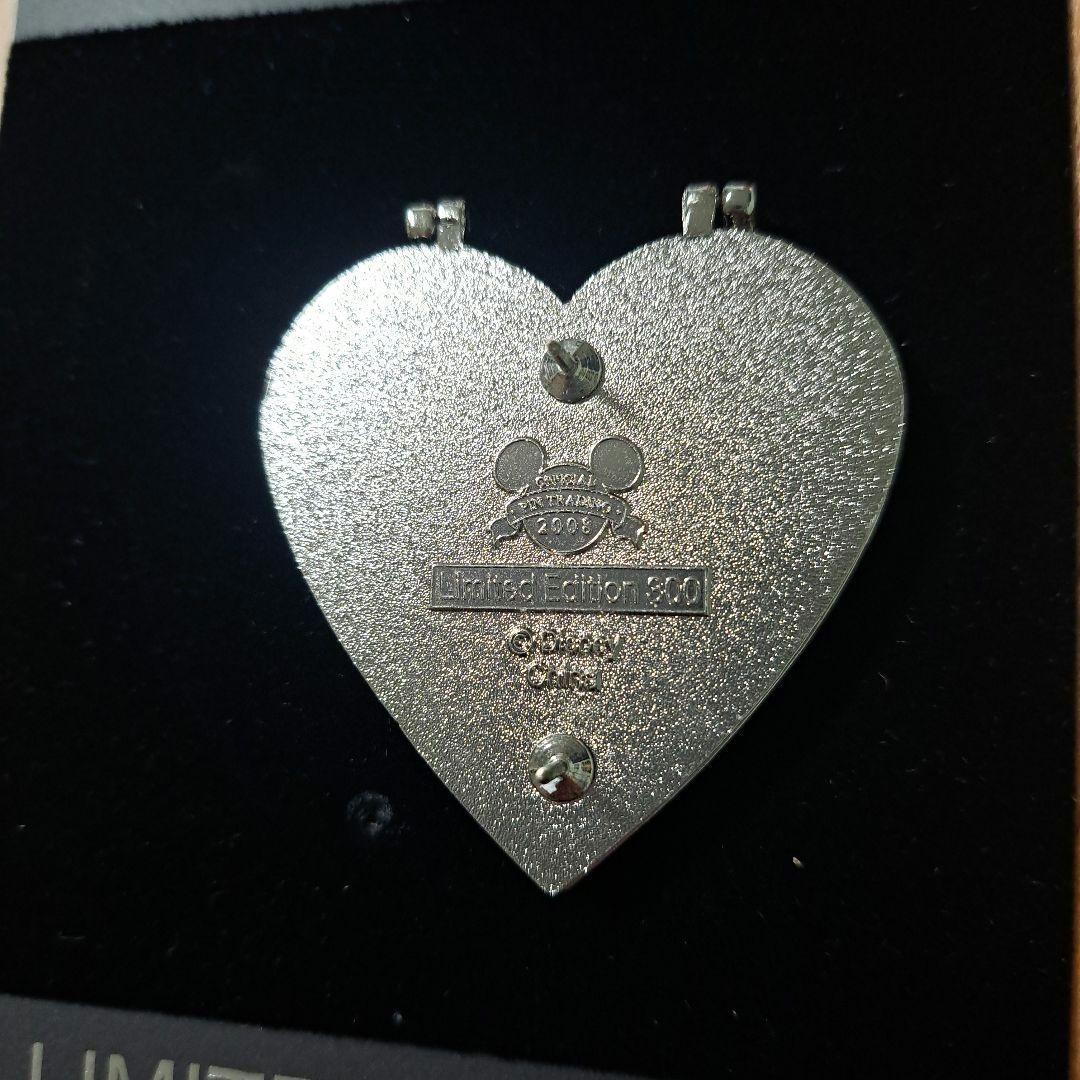 ディズニー　リトルマーメイド　アリエル　開閉式　ビジューピンバッジ　LE 300