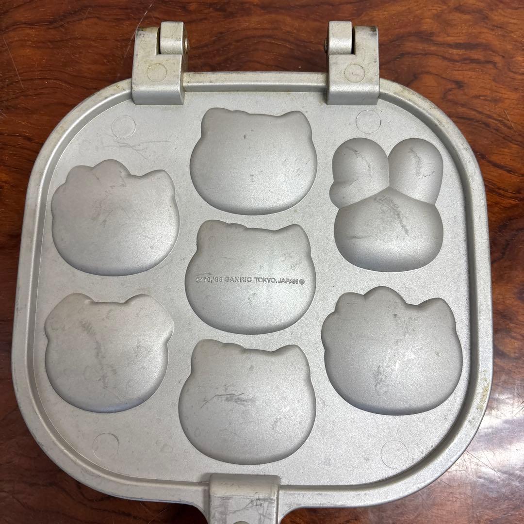 ハローキティ 焼き型 7個分 アルミ製　レア