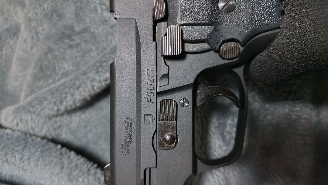タナカ p228HW POLIZEI（スイスポリスver.）予備mg付 ガスブロ