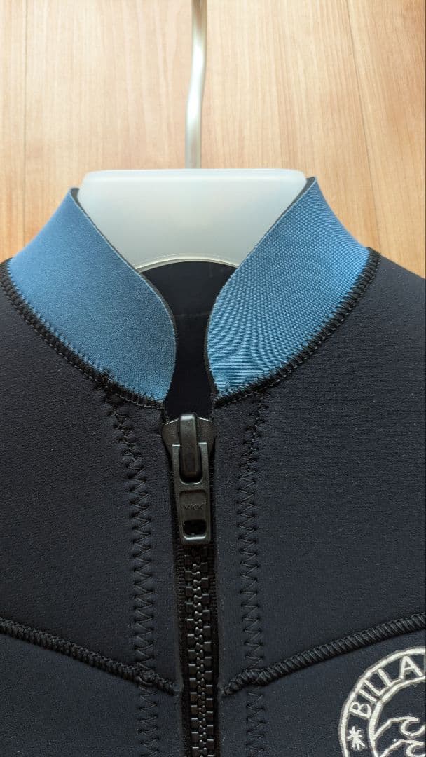 BILLABONG フルスーツ　フロントジップ