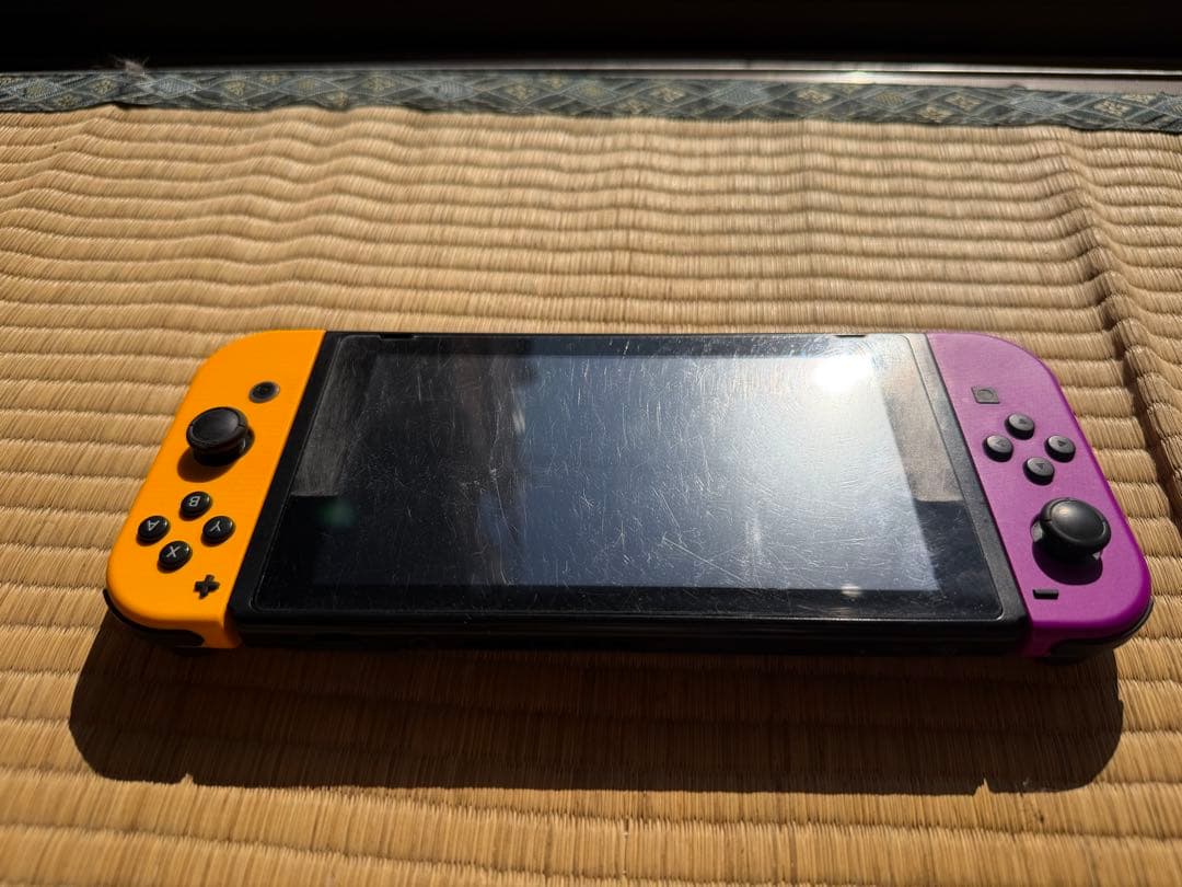 Nintendo Switch 紫とオレンジ