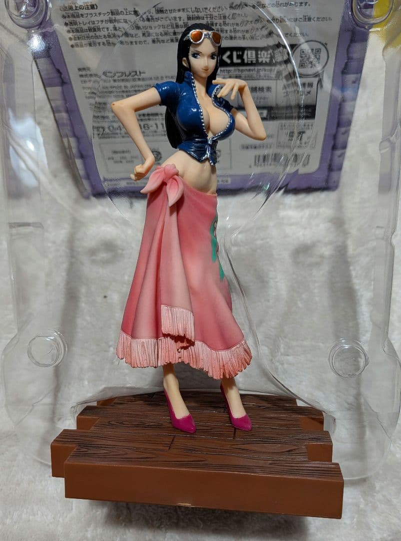 ワンピース一番くじ　ロマンスドーン 麦わらの一味フィギュアセット