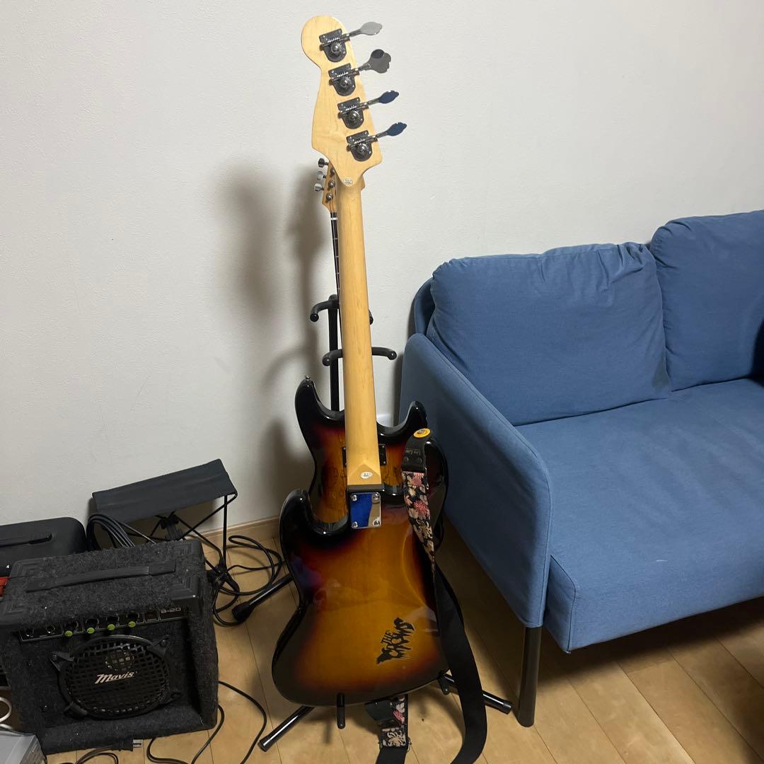 サンバースト 4弦エレキベース