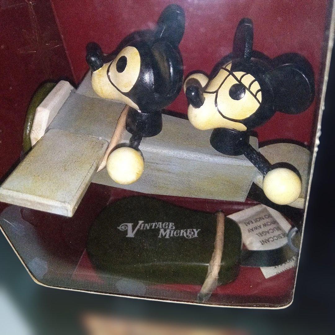 東京ディズニーシー　Vintage Mickey 木製レトロフィギュア