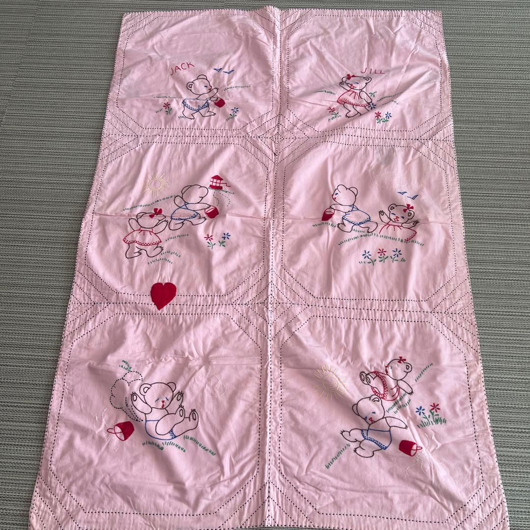 アンティークキルト✴︎ベビーキルトベビー布団刺繍キルト