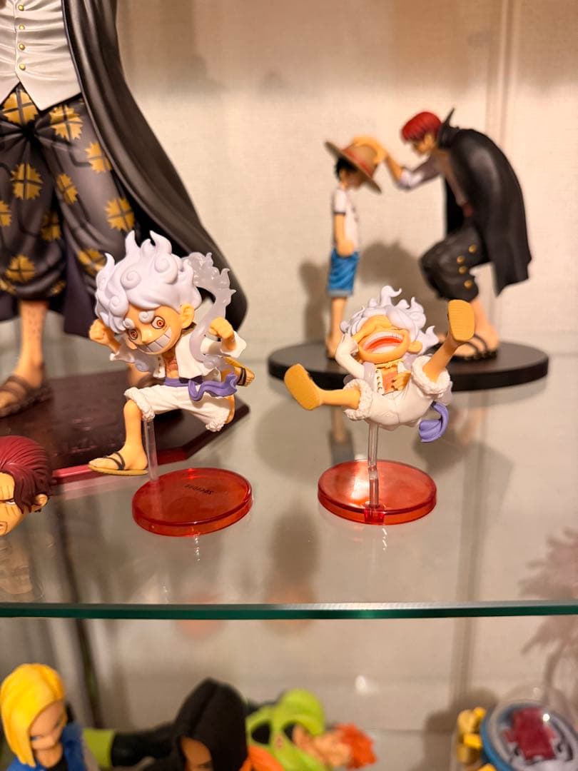 ワンピース　シャンクス、ルフィ　フィギュアセット