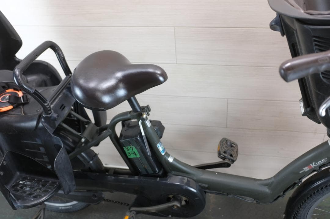 アッタス )ヤマハPAS　KISS 20インチ 3段8.7Ah　充電器無