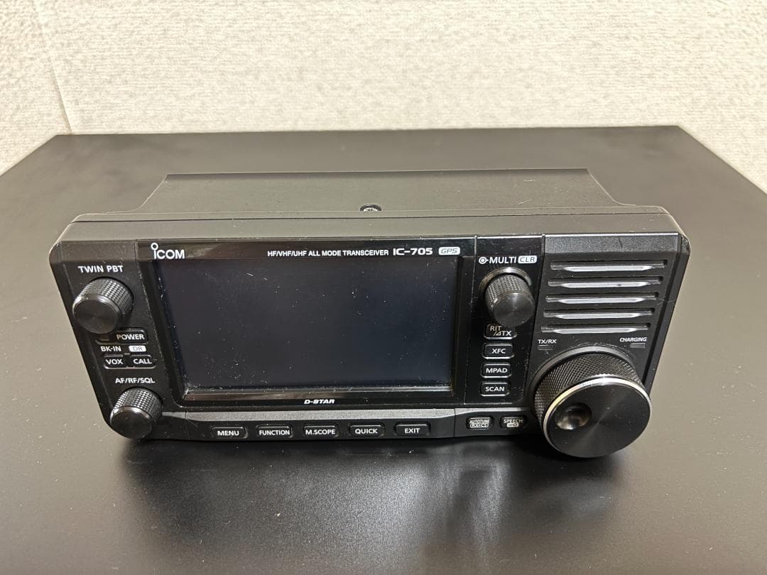 ICOM IC-705 トランシーバー、おまけ付き