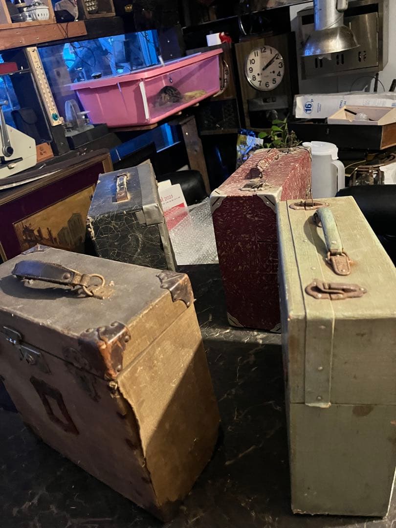 SPレコードが75枚、収納ケースに入ってます 収納ケース付き 歌謡曲、軍歌、浪曲