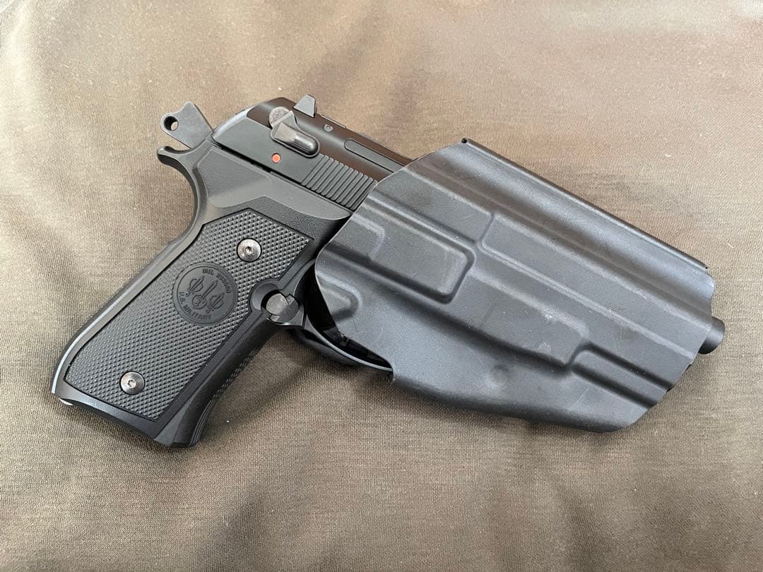 ⭐︎マルイM9A1ロングマガジン&予備マガ2&ホルスターも付いてます(*'▽'*)