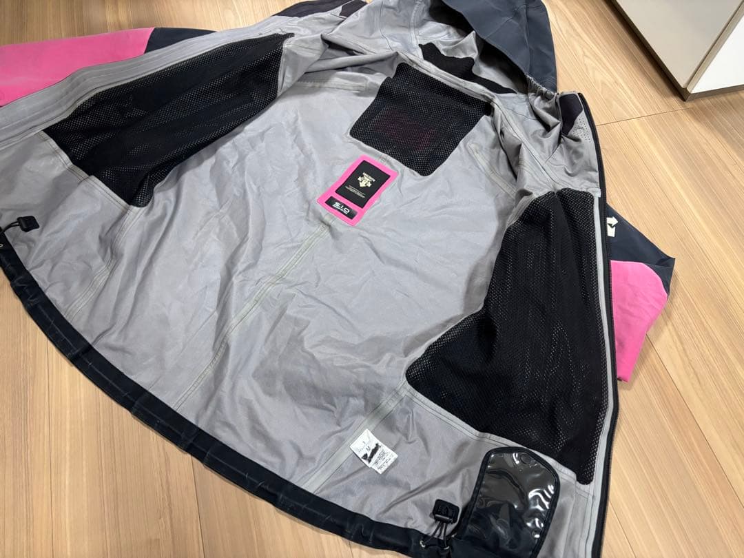 ★22年モデル★お洒落　非売品　選手用　デサントメイト　スキーウエア 上下　デモ