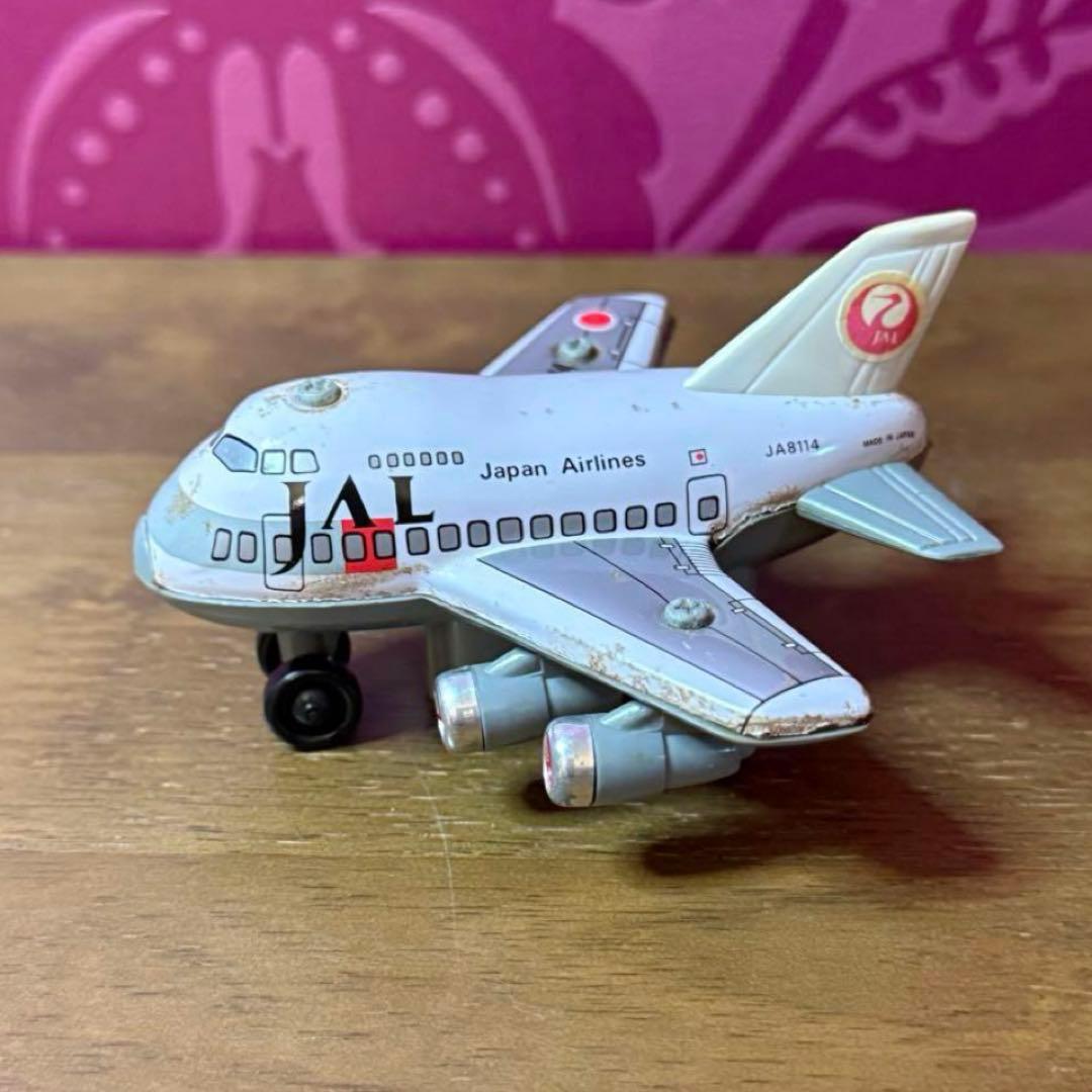 JA8101 JAL 日本航空　飛行機模型　メタル台座付　プルバックおまけ付き
