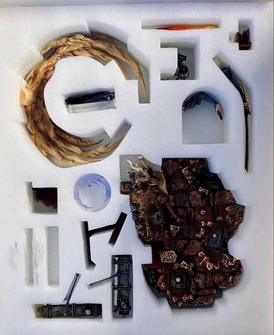 進撃の巨人 ① リヴァイ·アッカーマン ガレージキット ガレキ スタチュー