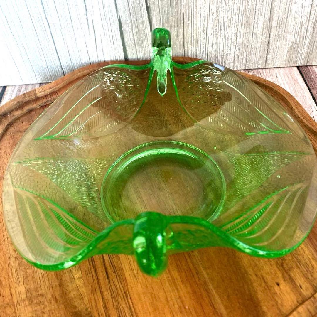 ウランガラス　スワン　キャンディディッシュ