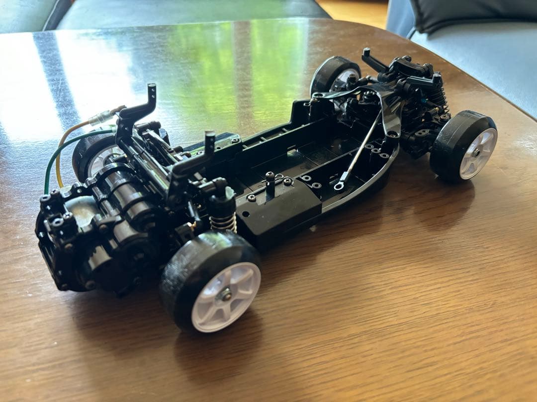 タミヤ　M06 ロードスター未塗装ボディ付き