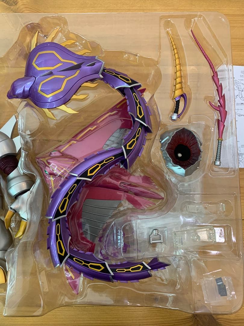 S.H.Figuarts　仮面ライダー龍騎　ジェノサイダー　王蛇　ガイ　ライア