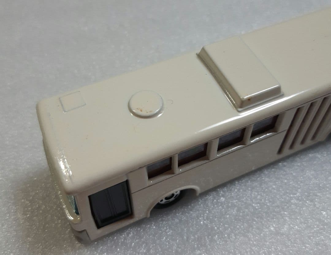 ロングトミカ L 04 VOLVO 富士重工 連節バス TOMY