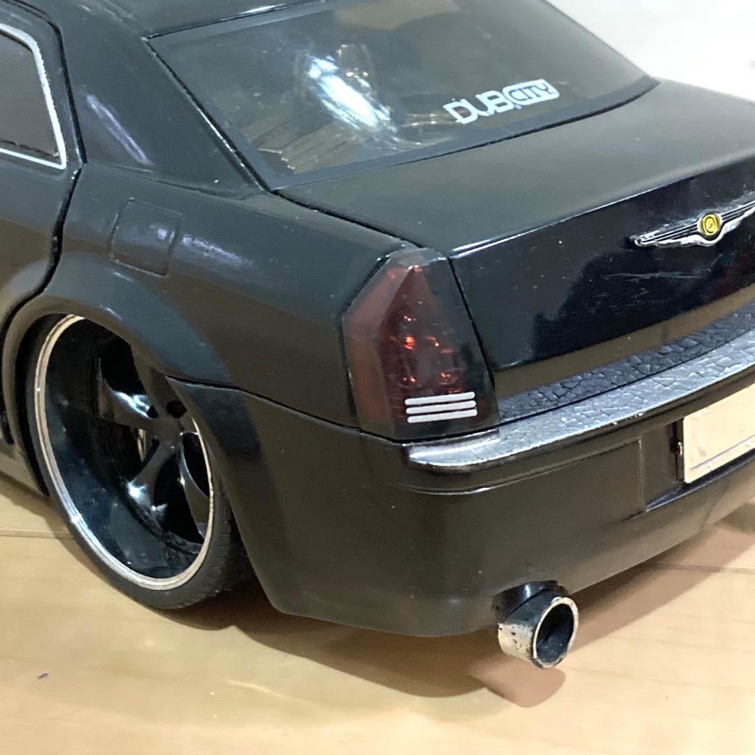 ミニカー JADA DUB CITY KUSTOM$ Chrysler 300C 1/18