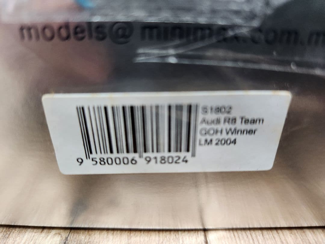 ミニカー 1/18 Audi R8 Team GOH Winner LM 2004