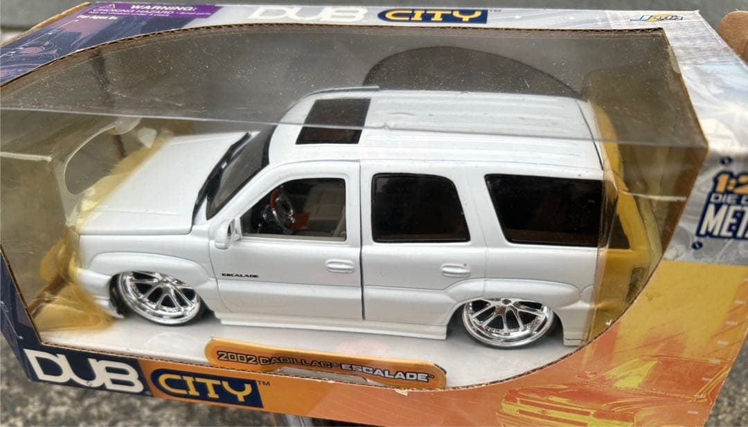 2002キャデラック エスカレード 1/24